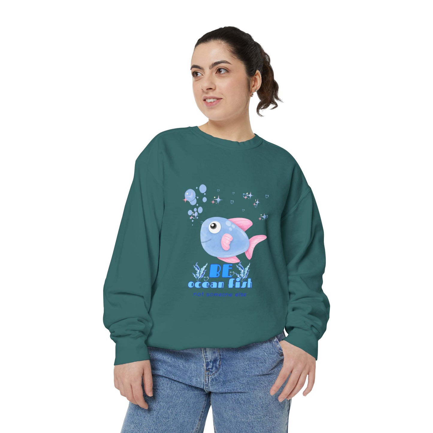 Cute cartoon fish with pink fins and bubble Unisex Garment-Dyed Sweatshirt