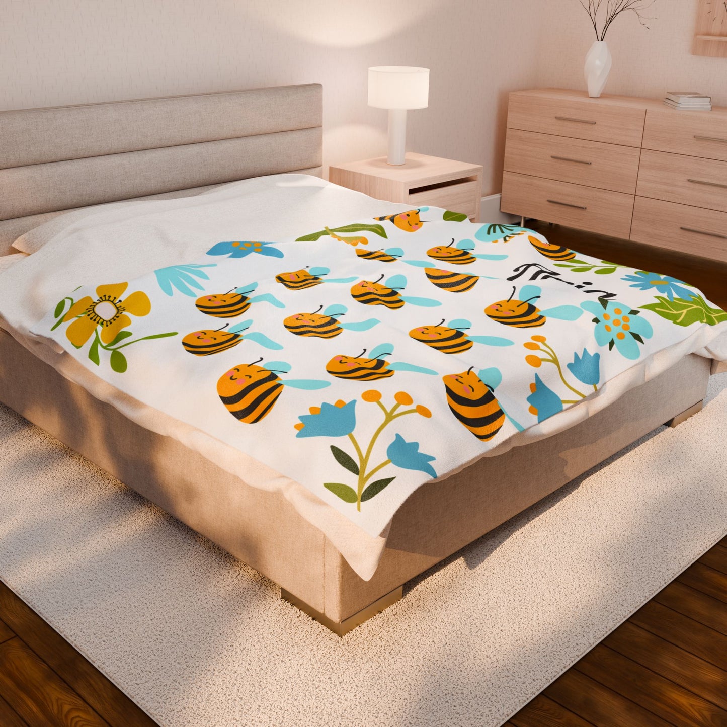 Personalized Bee-Themed Velveteen Plush Blanket, Cozy Throw for Kids, Nursery Decor, Baby Shower Gift, Children's Room
