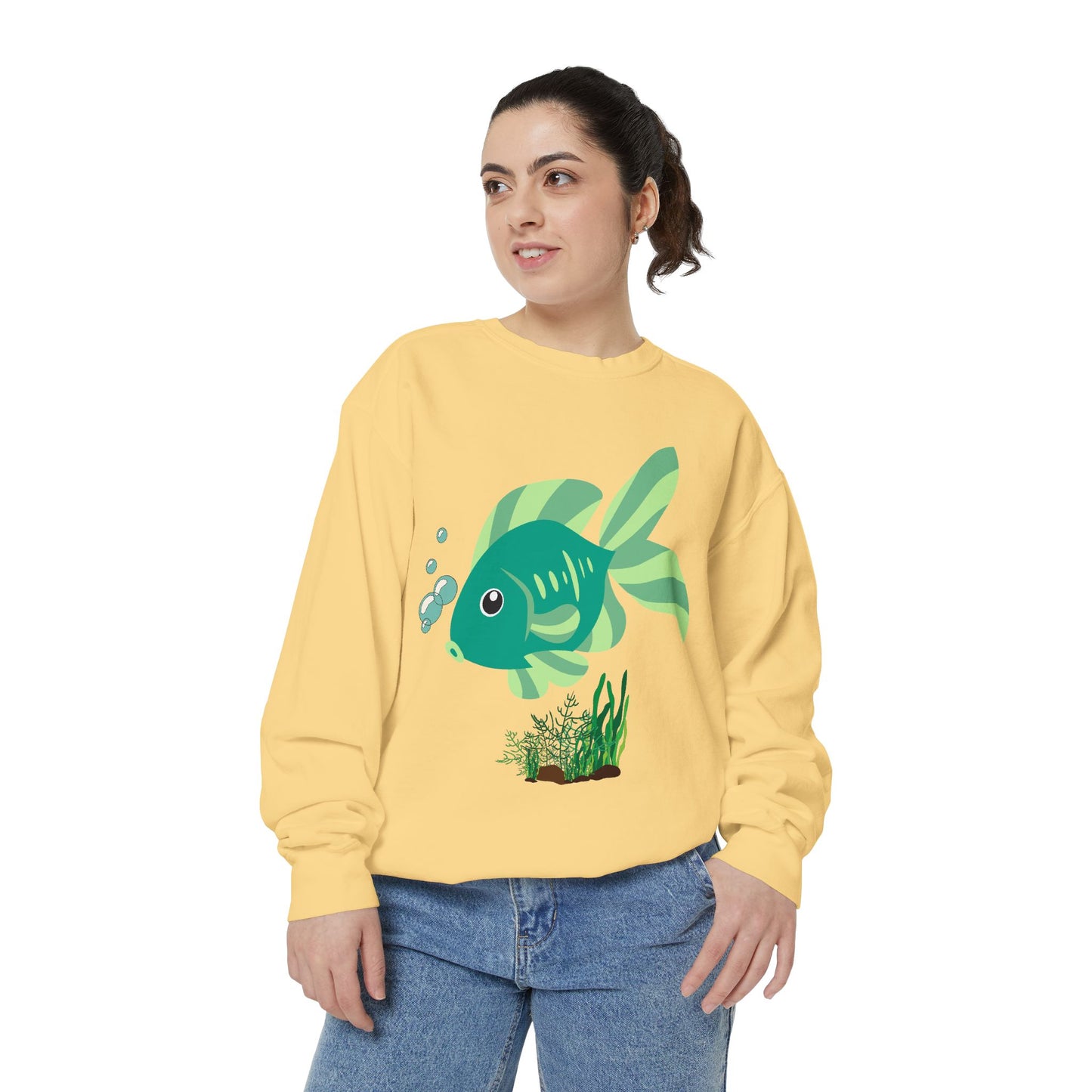 Green fish with bubbles and aquatic plants Unisex Garment-Dyed Sweatshirt
