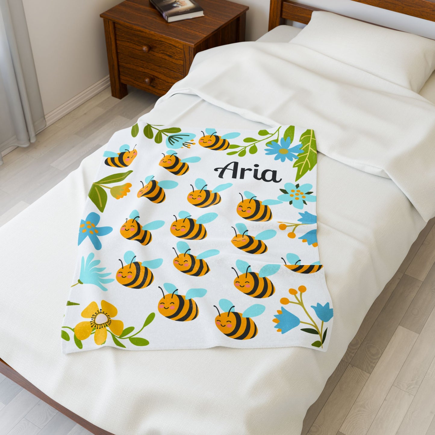 Personalized Bee-Themed Velveteen Plush Blanket, Cozy Throw for Kids, Nursery Decor, Baby Shower Gift, Children's Room