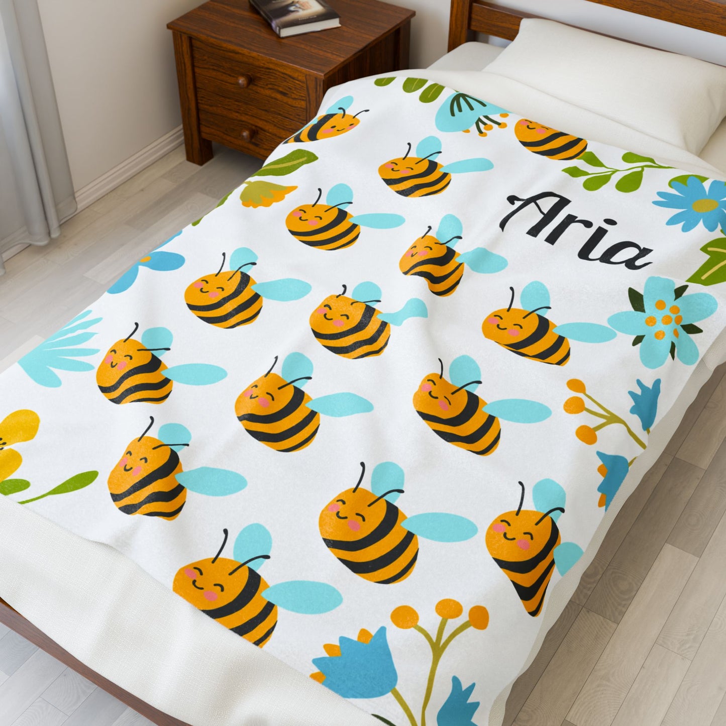 Personalized Bee-Themed Velveteen Plush Blanket, Cozy Throw for Kids, Nursery Decor, Baby Shower Gift, Children's Room