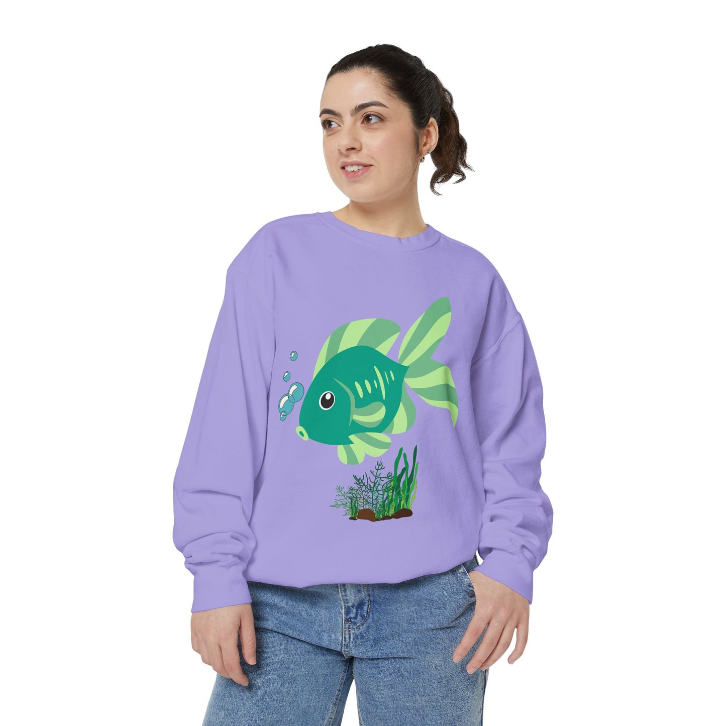 Green fish with bubbles and aquatic plants Unisex Garment-Dyed Sweatshirt