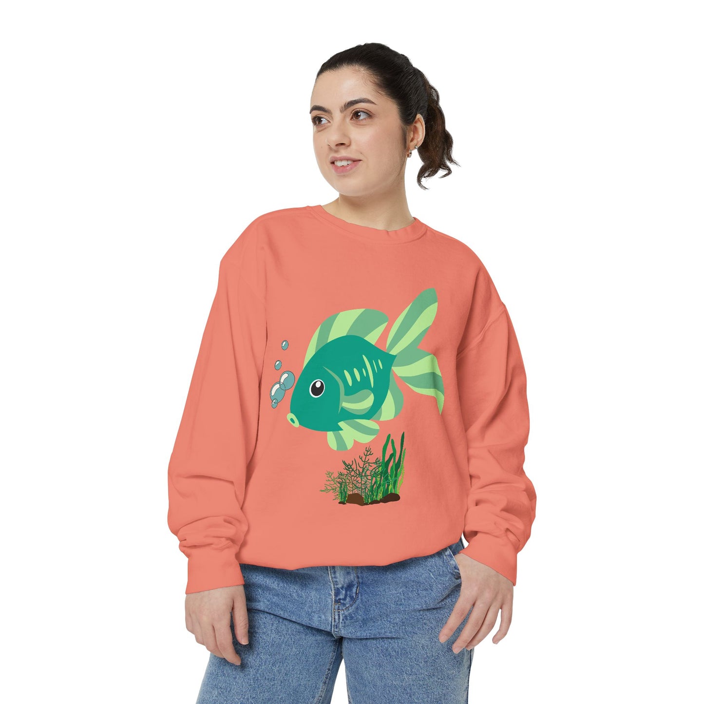 Green fish with bubbles and aquatic plants Unisex Garment-Dyed Sweatshirt