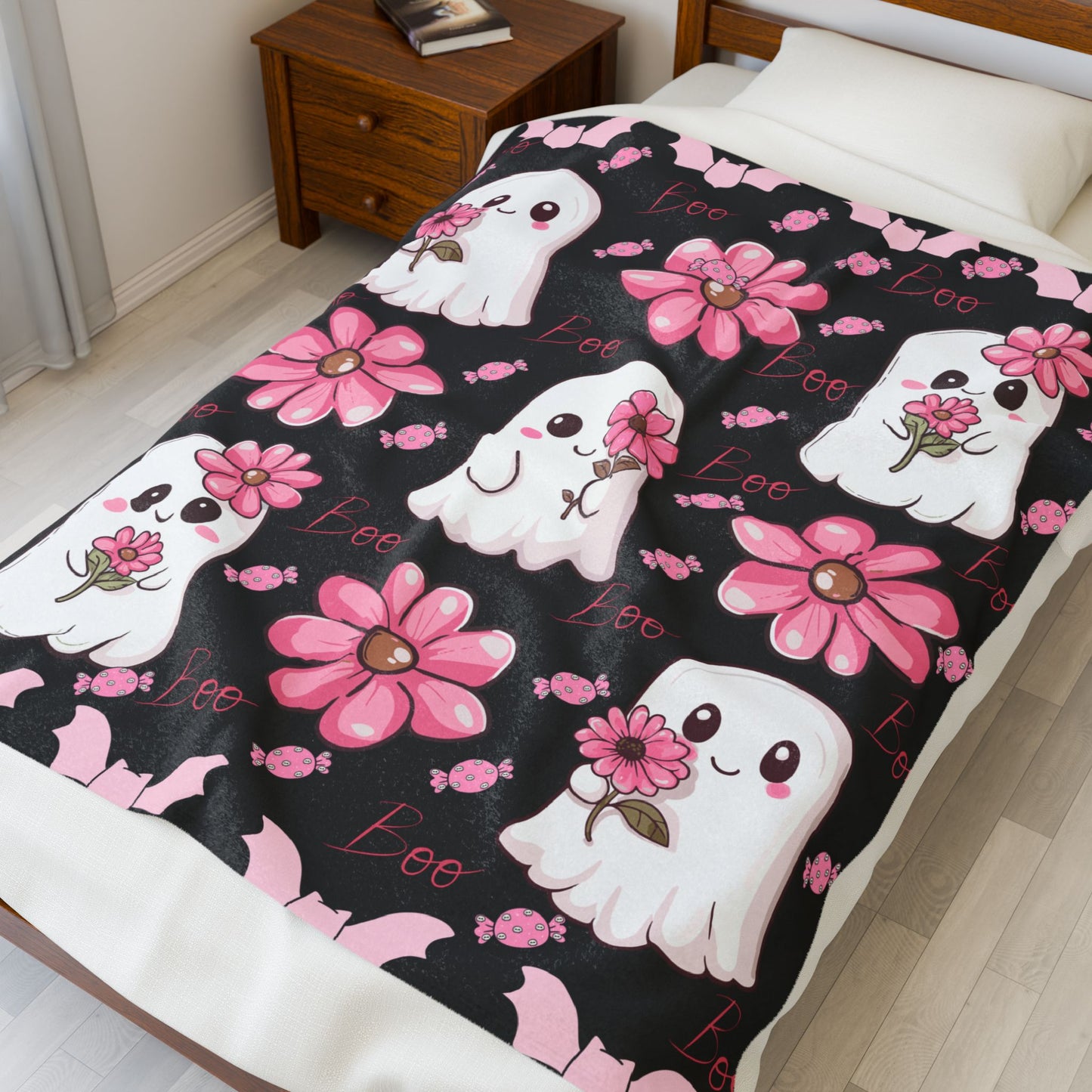 Cute Ghost Velveteen Plush Blanket, Cozy Throw Blanket, Halloween Decor, Gift for Kids, Soft Plush Blanket