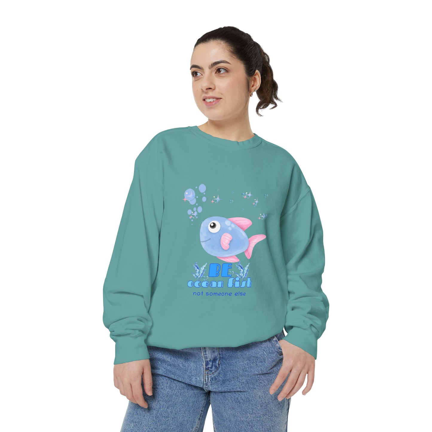 Cute cartoon fish with pink fins and bubble Unisex Garment-Dyed Sweatshirt