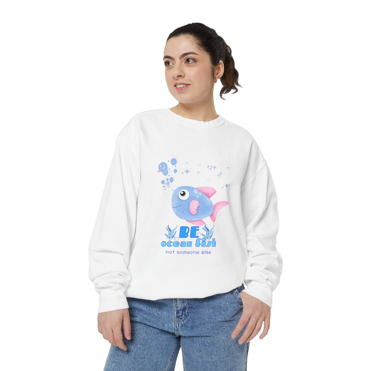 Cute cartoon fish with pink fins and bubble Unisex Garment-Dyed Sweatshirt