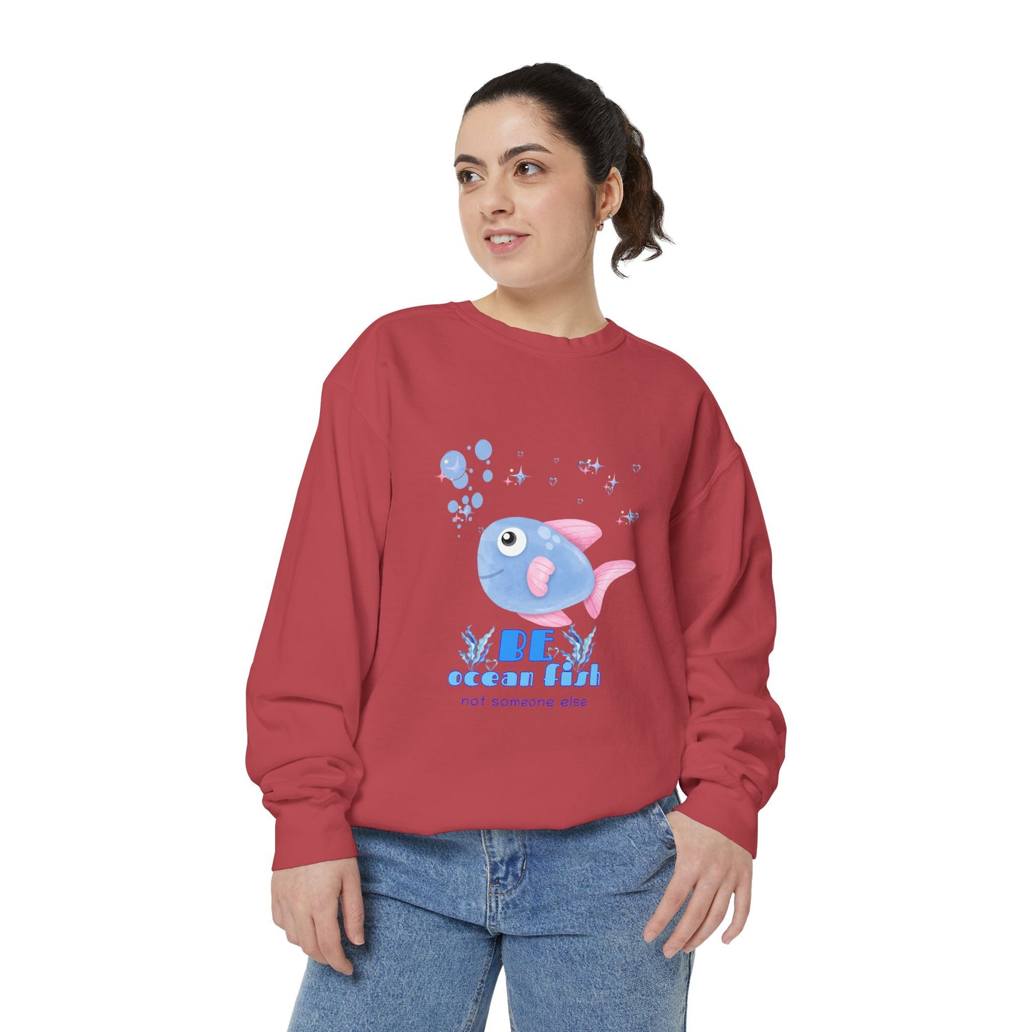 Cute cartoon fish with pink fins and bubble Unisex Garment-Dyed Sweatshirt