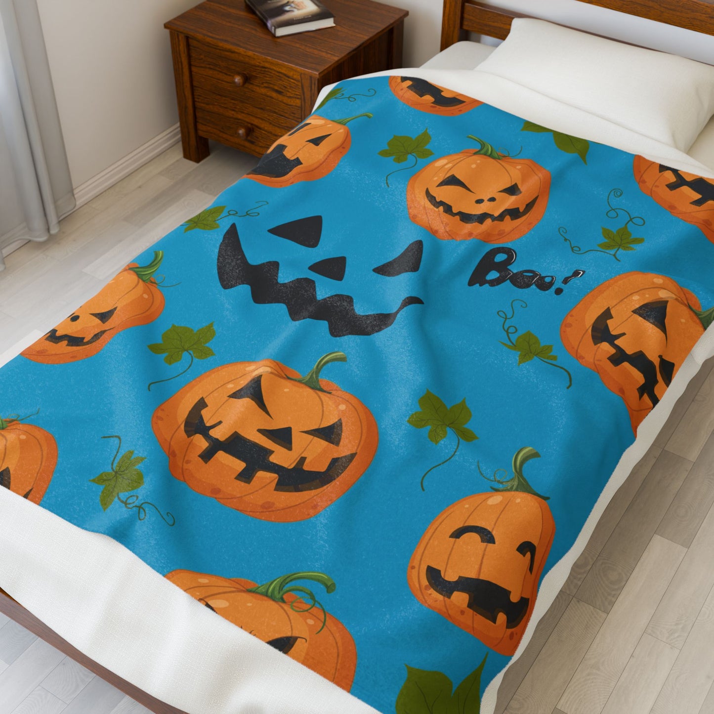 Halloween Pumpkin Plush Blanket, Cozy Throw for Fall Decor, Spooky Home Accents, Perfect for Trick or Treating