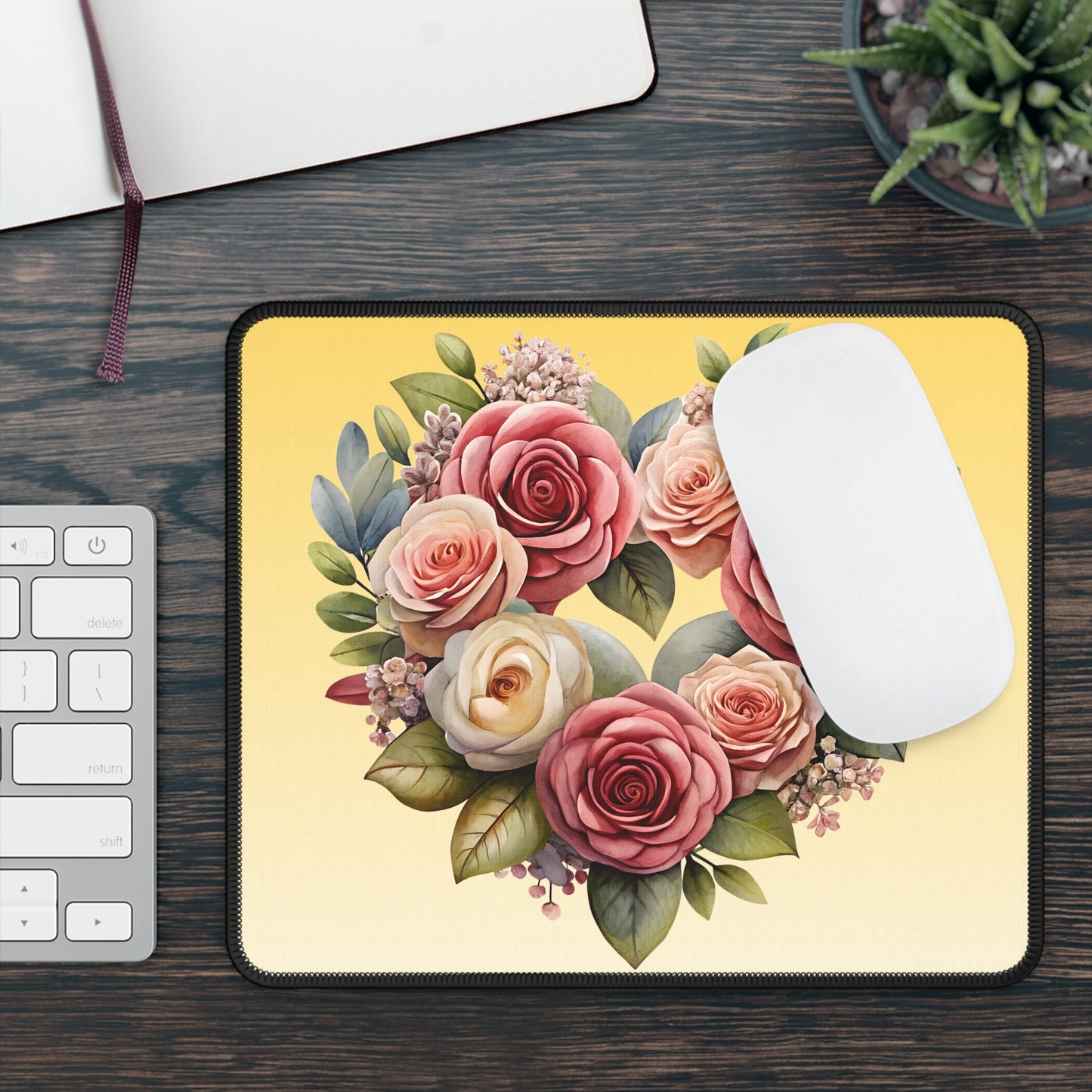 Floral Heart Gaming Mouse Pad — Vintage Rose Bouquet Desk Mat