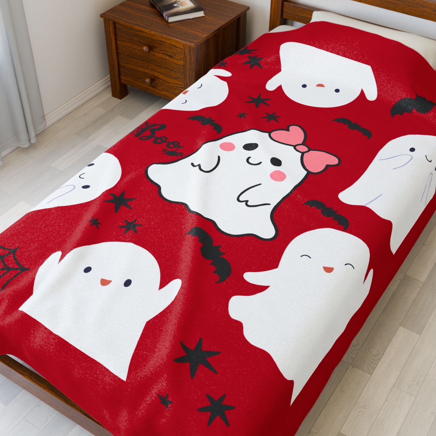 Cozy Ghost Print Blanket: Perfect for Halloween, Snuggle Time, Kids' Room Decor, Gift for Ghost Lovers, Plush Throw