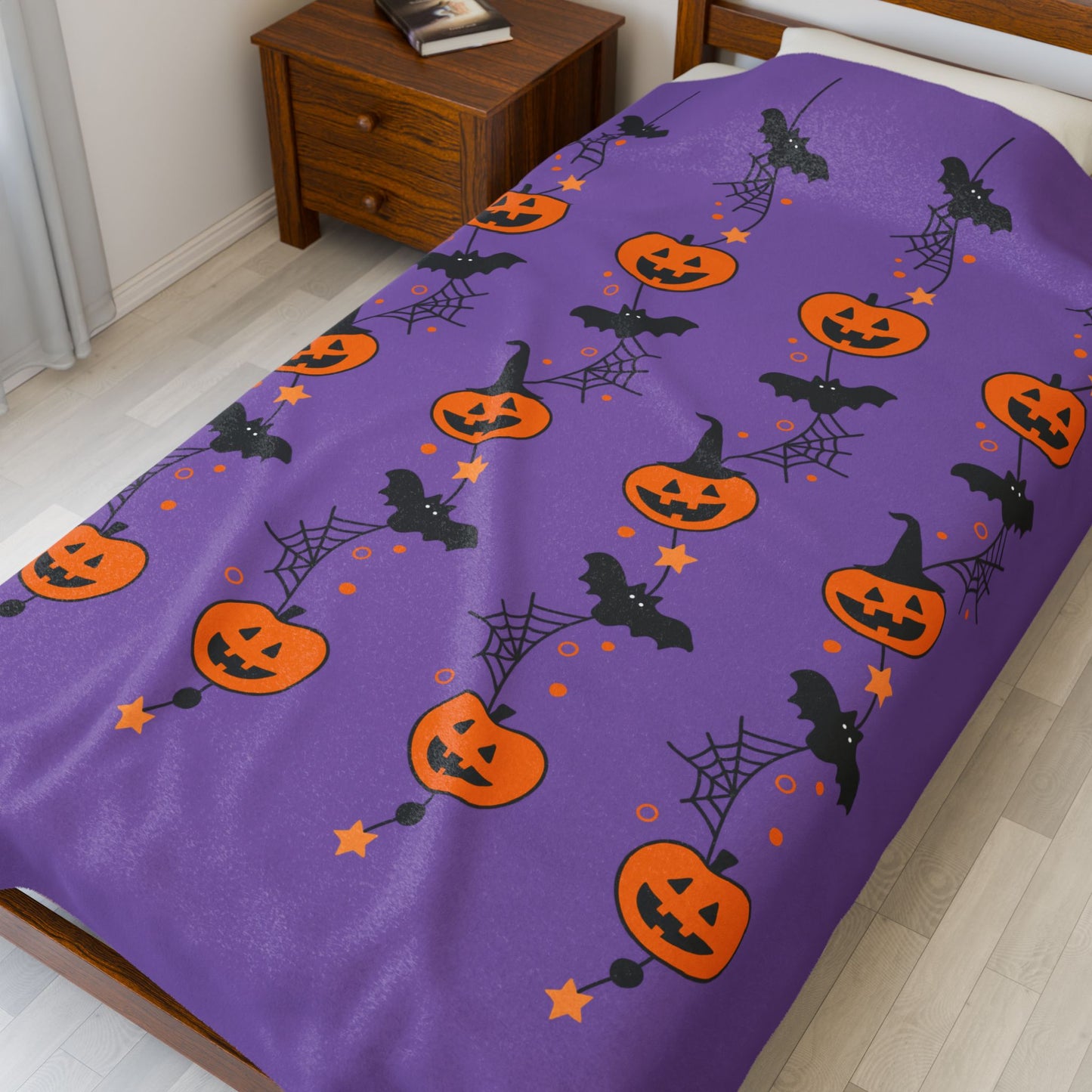 Halloween Velveteen Plush Blanket, Cozy Throw for Fall, Pumpkin and Bat Decor, Perfect for Spooky Season, Couch Blanket