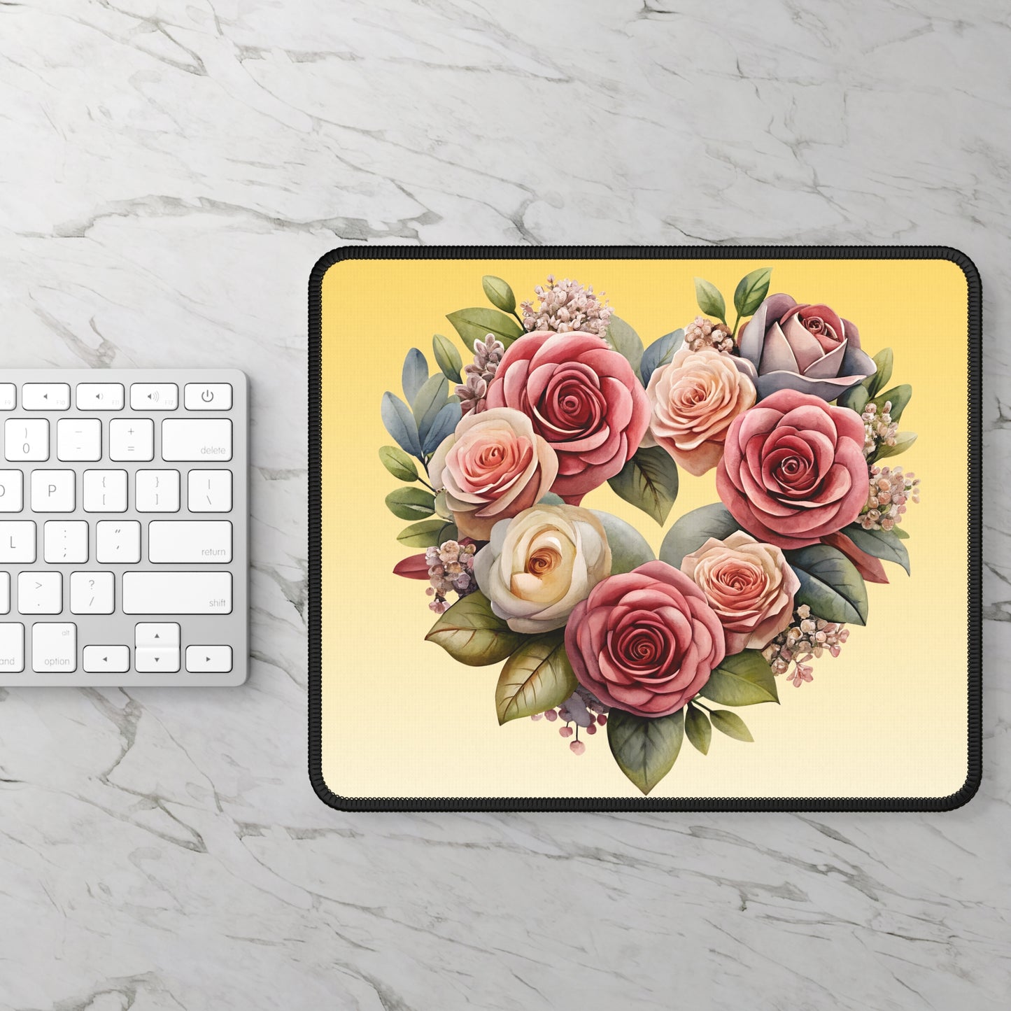 Floral Heart Gaming Mouse Pad — Vintage Rose Bouquet Desk Mat