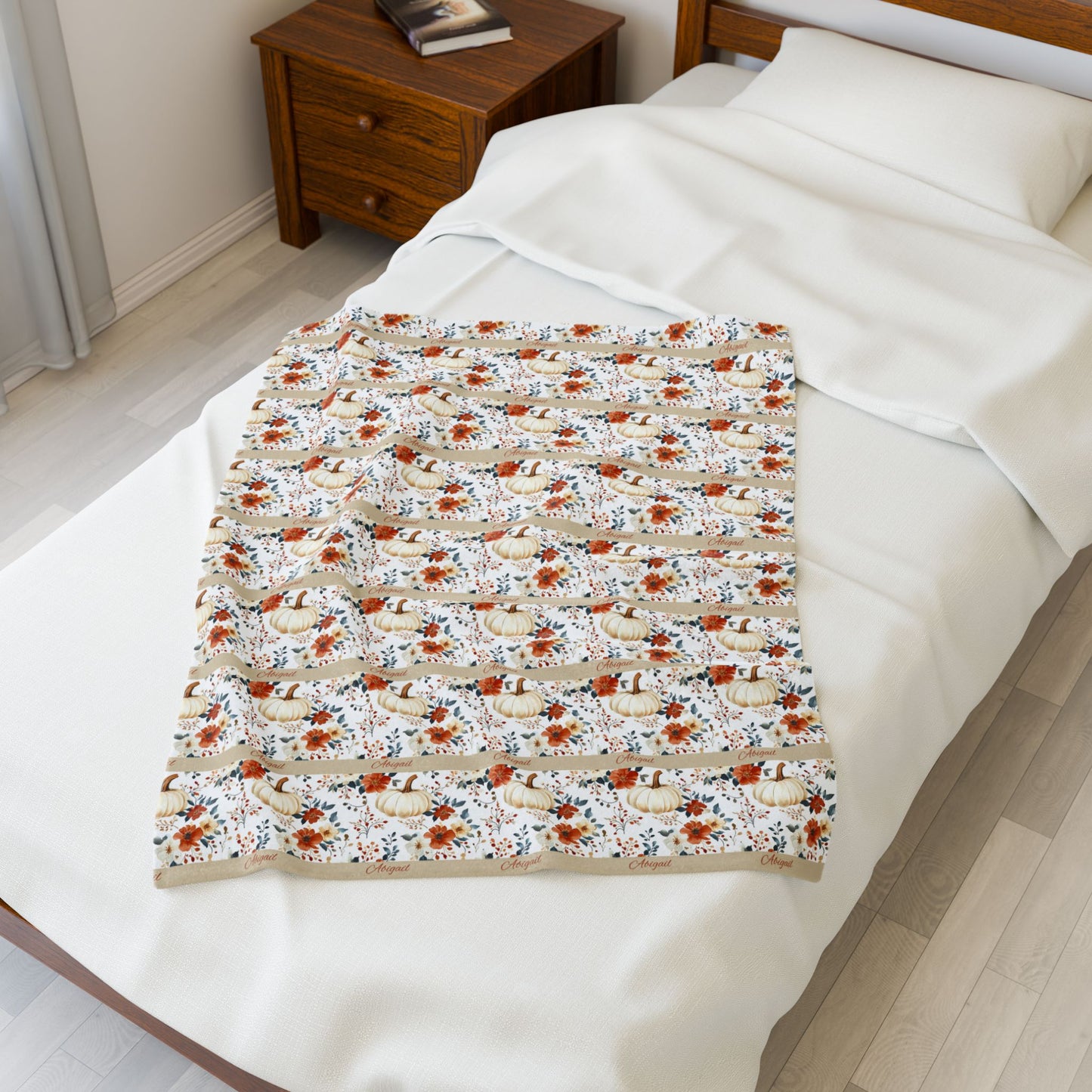 Cozy Velveteen Plush Blanket with Floral Design - Soft Throw for Home Decor, Gift Idea for All Occasions, Great for Picnics, Cuddling, [...]