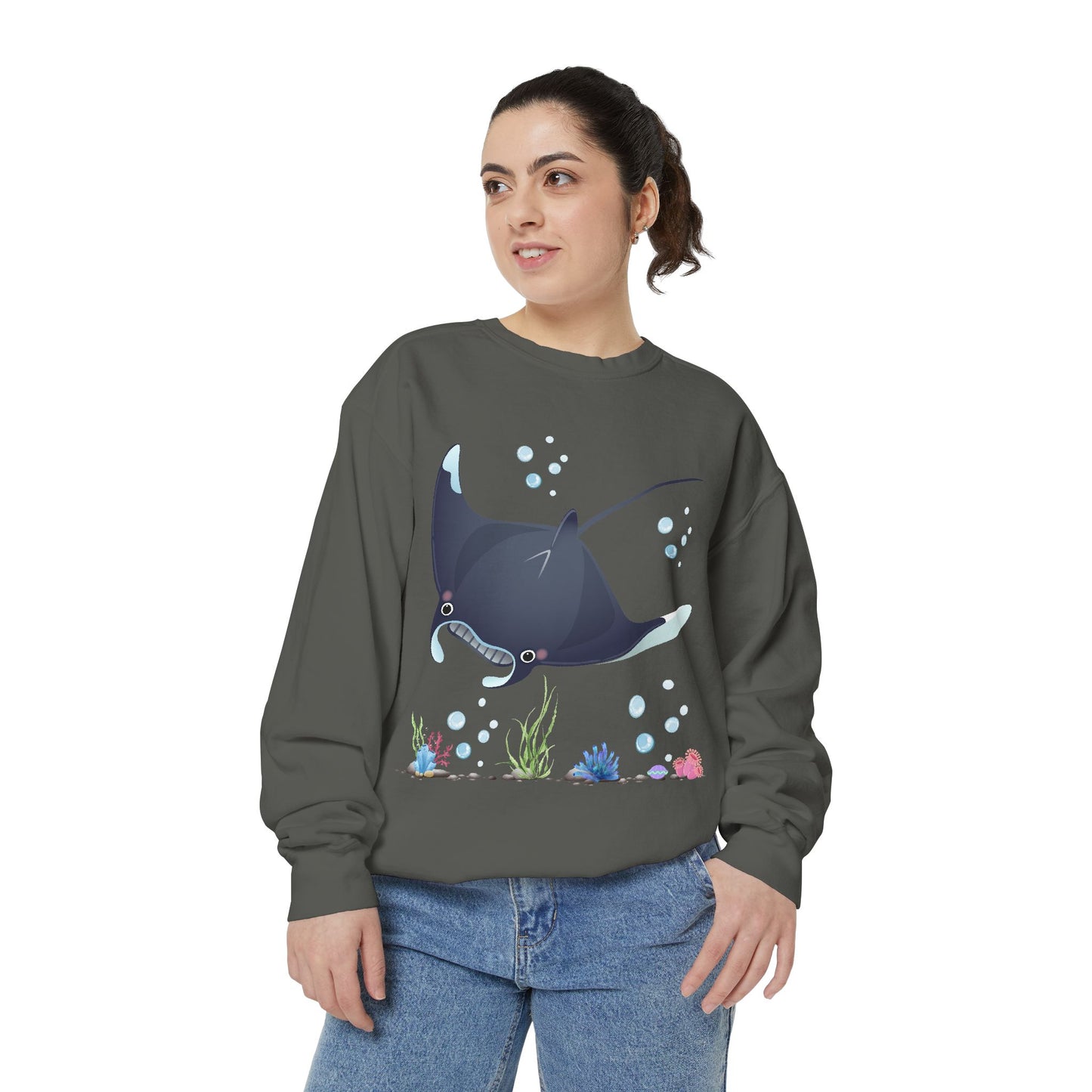 Manta ray with bubbles and coral reef Unisex Garment-Dyed Sweatshirt