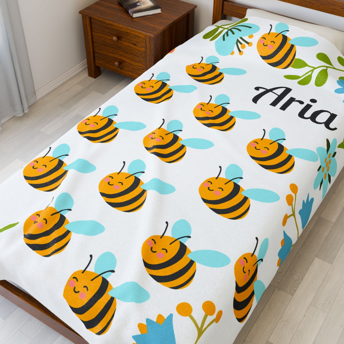 Personalized Bee-Themed Velveteen Plush Blanket, Cozy Throw for Kids, Nursery Decor, Baby Shower Gift, Children's Room