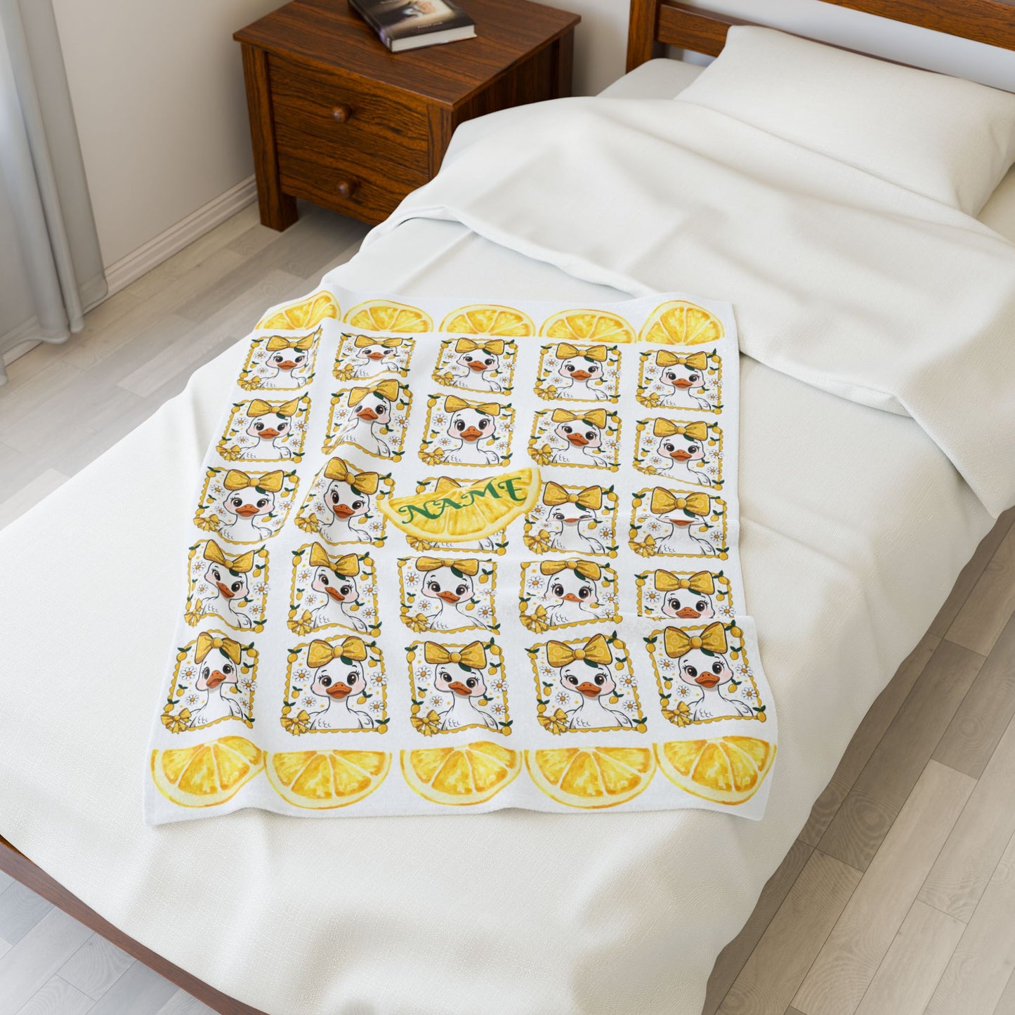 Cheerful Cat Plush Blanket, Cozy Throw for Cat Lovers, Soft Home Decor, Perfect Gift for Birthday, Pet Lovers, Housewarming