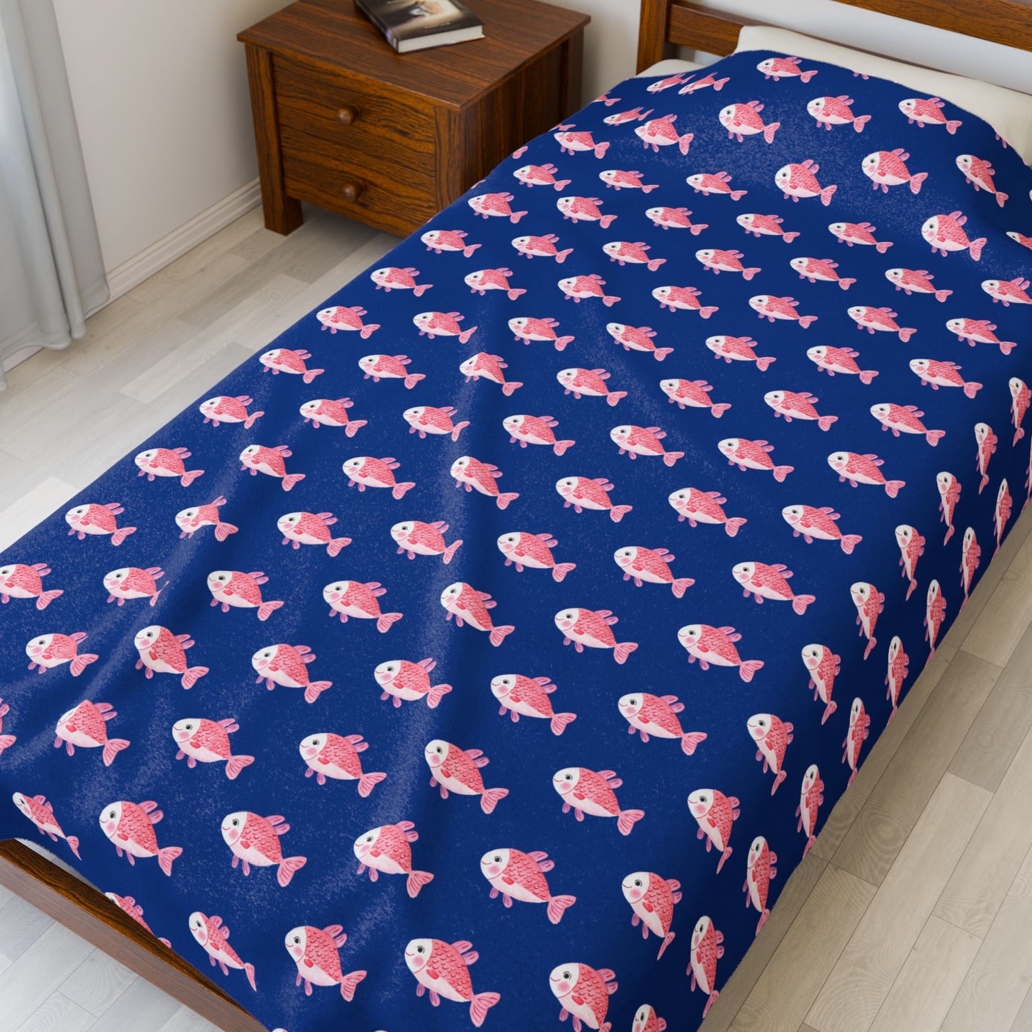 Cozy Fish Pattern Velveteen Plush Blanket