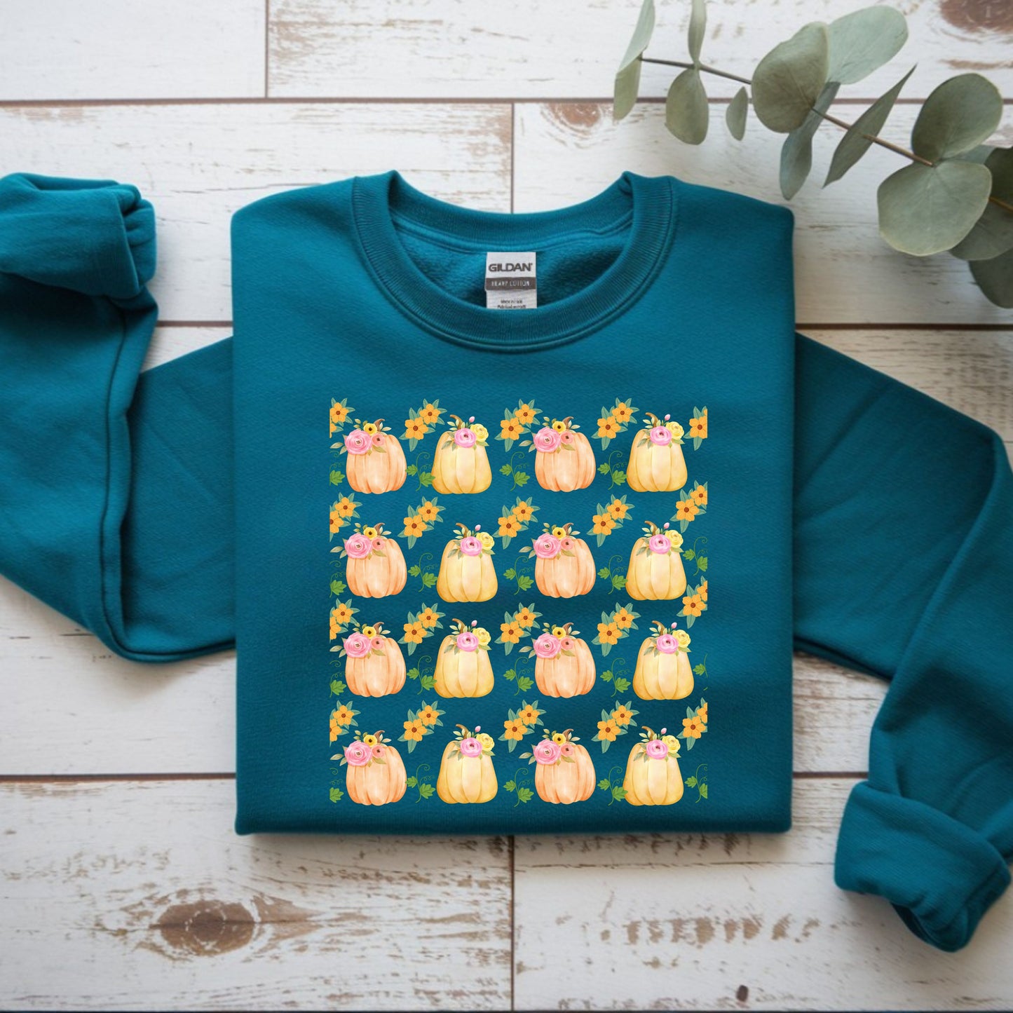 Fall-Inspired Pumpkin Crewneck Sweatshirt, Cozy Autumn Sweater, Perfect for Halloween, Thanksgiving, Gifts for Her, Pumpkin Love